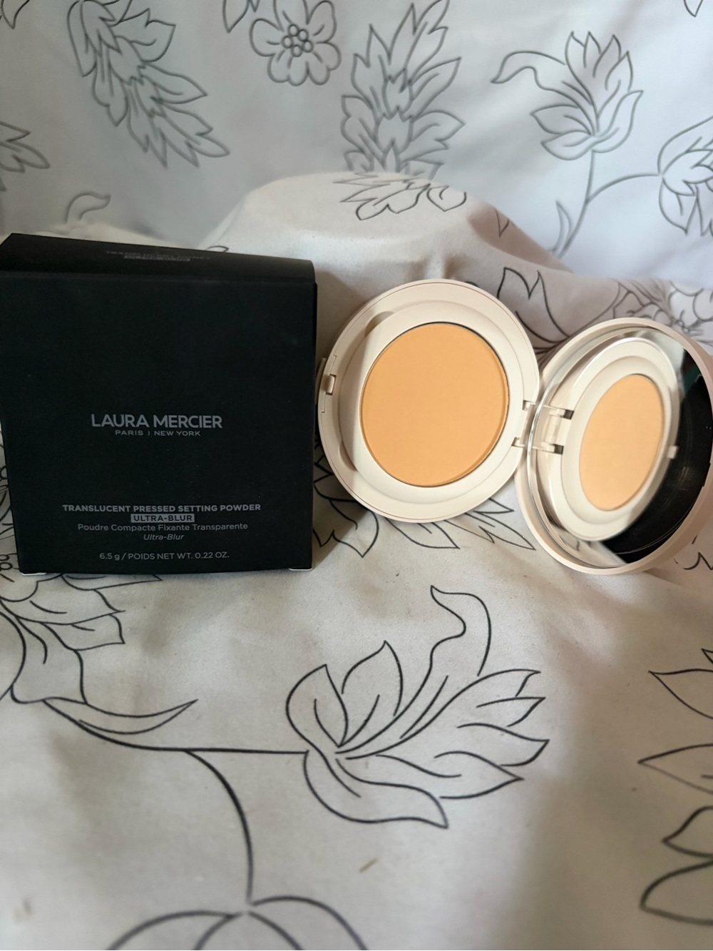 Laura Mercier Translucent Pressed Setting Powder - Light/Beige